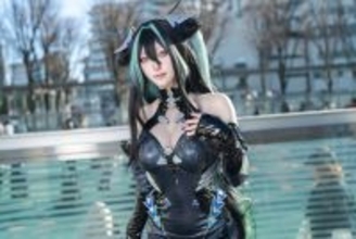 【コスプレ】振り向きポーズの背中が美しい『NIKKE』、ドレス姿が華麗な『原神』など「アコスタさいたま」美女レイヤー9選【写真39枚】