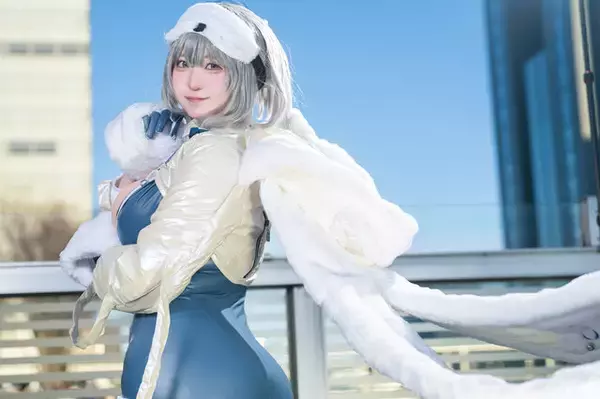 「【コスプレ】振り向きポーズの背中が美しい『NIKKE』、ドレス姿が華麗な『原神』など「アコスタさいたま」美女レイヤー9選【写真39枚】」の画像