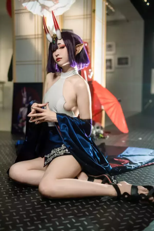 「【コスプレ】妖艶さとクールさを兼ね備えた美女レイヤーの再現度が圧巻！“現界”した『FGO』酒呑童子が美しすぎた【写真7枚】」の画像