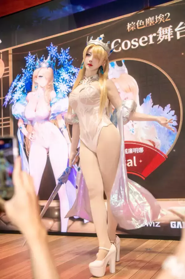 「【コスプレ】どこから見ても隙のない完璧な美貌！韓国美女が魅せる『ブラウンダスト2』ウィルヘルミナはもはや王者の風格【台北ゲームショウ2026】」の画像