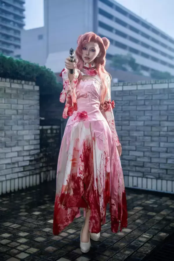 「【コスプレ】「コードギアス」血まみれのユーフェミアが鮮烈！悲壮感マシマシのドラマチックな美貌で魅せる【写真9枚】」の画像