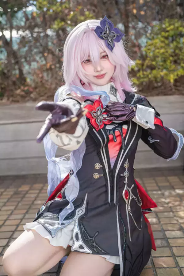 「【コスプレ】タイトなショーパンが似合う『ゼンゼロ』リシュア！イケてるギャルも参戦の「アコスタ池袋」美女レイヤー9選【写真42枚】」の画像