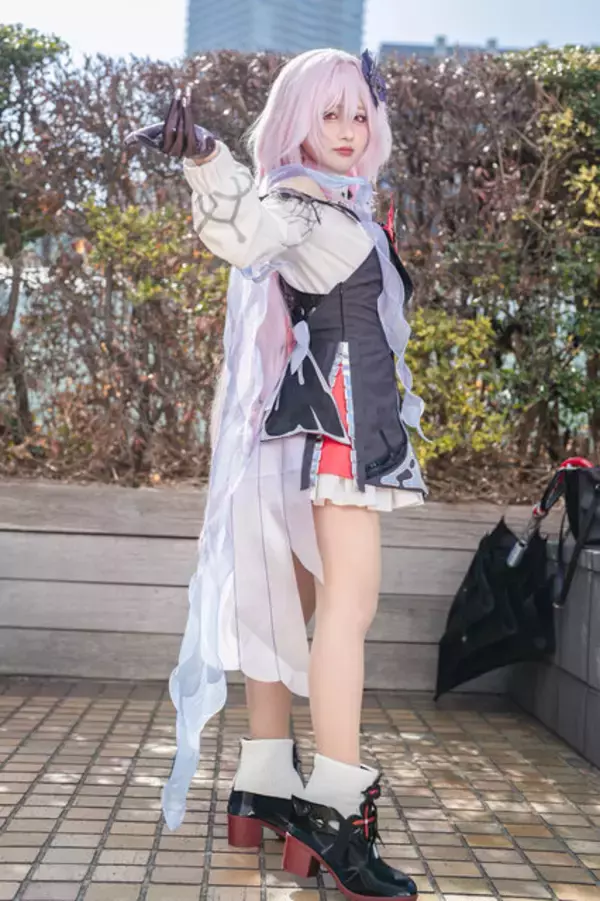 「【コスプレ】タイトなショーパンが似合う『ゼンゼロ』リシュア！イケてるギャルも参戦の「アコスタ池袋」美女レイヤー9選【写真42枚】」の画像