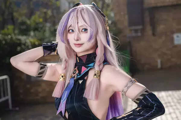 「【コスプレ】タイトなショーパンが似合う『ゼンゼロ』リシュア！イケてるギャルも参戦の「アコスタ池袋」美女レイヤー9選【写真42枚】」の画像