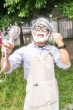 「【コスプレ】肉体派の宮崎駿監督が凛々しい！真剣な顔で持っているのはペン？それとも串…？【9枚】」の画像3