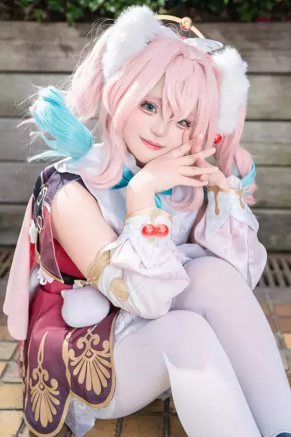 「【コスプレ】美くびれが眩しい『NIKKE』レッドフード、お団子頭が可愛い月野うさぎや『学マス』まで「アコスタ池袋」美女レイヤー9選【写真42枚】」の画像