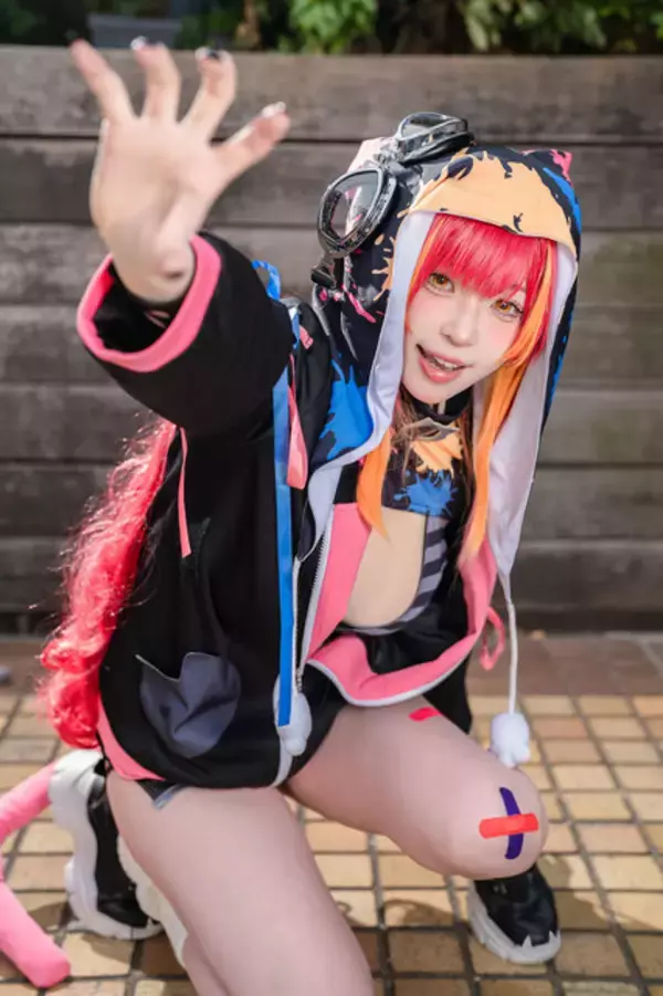 「【コスプレ】美くびれが眩しい『NIKKE』レッドフード、お団子頭が可愛い月野うさぎや『学マス』まで「アコスタ池袋」美女レイヤー9選【写真42枚】」の画像