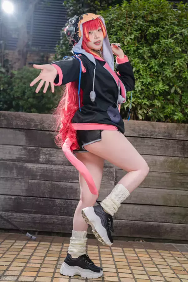 「【コスプレ】美くびれが眩しい『NIKKE』レッドフード、お団子頭が可愛い月野うさぎや『学マス』まで「アコスタ池袋」美女レイヤー9選【写真42枚】」の画像