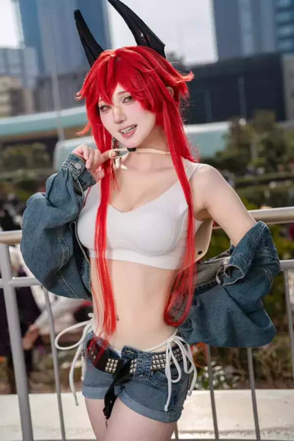 「【コスプレ】美くびれが眩しい『NIKKE』レッドフード、お団子頭が可愛い月野うさぎや『学マス』まで「アコスタ池袋」美女レイヤー9選【写真42枚】」の画像