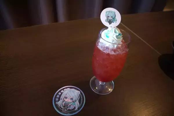 「お台場がストライカーの聖地に！コラボグッズ盛りだくさんの「ジョイポリス×モンスターストライク STRIKER FESTIVAL」レポート」の画像