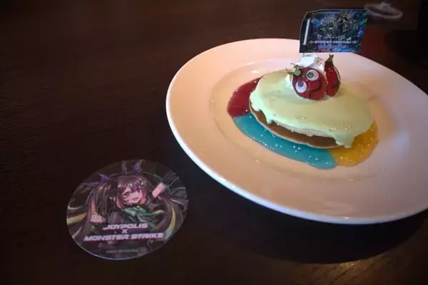 「お台場がストライカーの聖地に！コラボグッズ盛りだくさんの「ジョイポリス×モンスターストライク STRIKER FESTIVAL」レポート」の画像