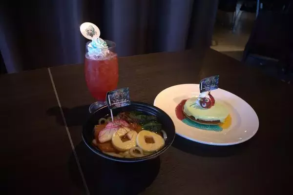 「お台場がストライカーの聖地に！コラボグッズ盛りだくさんの「ジョイポリス×モンスターストライク STRIKER FESTIVAL」レポート」の画像