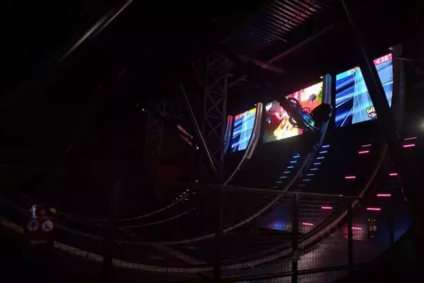 「お台場がストライカーの聖地に！コラボグッズ盛りだくさんの「ジョイポリス×モンスターストライク STRIKER FESTIVAL」レポート」の画像