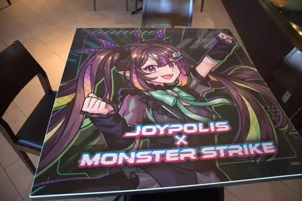 「お台場がストライカーの聖地に！コラボグッズ盛りだくさんの「ジョイポリス×モンスターストライク STRIKER FESTIVAL」レポート」の画像