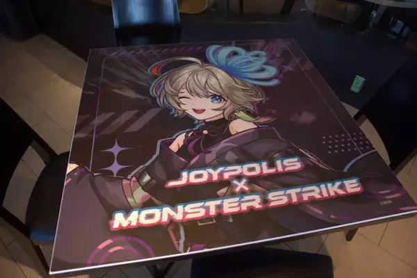 「お台場がストライカーの聖地に！コラボグッズ盛りだくさんの「ジョイポリス×モンスターストライク STRIKER FESTIVAL」レポート」の画像