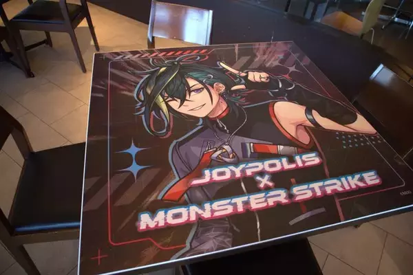 「お台場がストライカーの聖地に！コラボグッズ盛りだくさんの「ジョイポリス×モンスターストライク STRIKER FESTIVAL」レポート」の画像