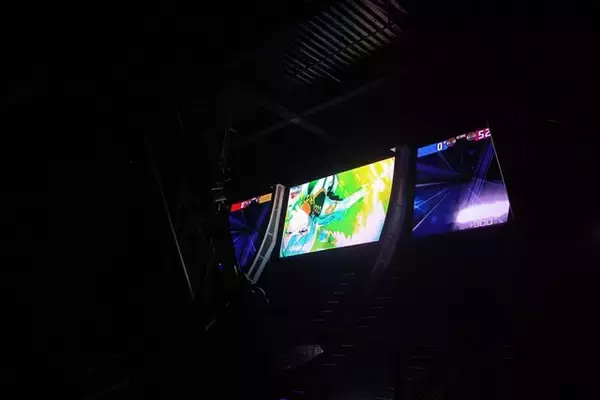 「お台場がストライカーの聖地に！コラボグッズ盛りだくさんの「ジョイポリス×モンスターストライク STRIKER FESTIVAL」レポート」の画像