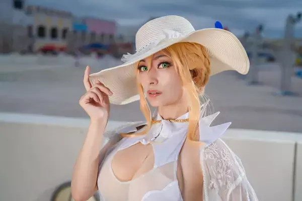 【コスプレ】ラグコスに現れた『FGO』アルトリアの貴婦人然とした佇まいが優雅で美しい！注目レイヤー・絵夢【写真9枚】