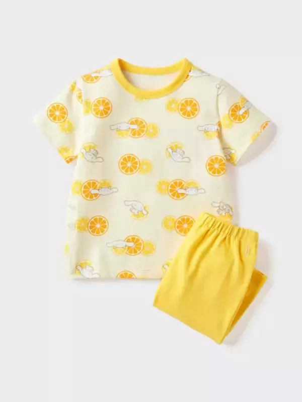 「ユニクロから「サンリオキャラクターズ」の赤ちゃん用パジャマコレクション登場！“りんご×ハローキティ”などフルーツモチーフの全3種」の画像