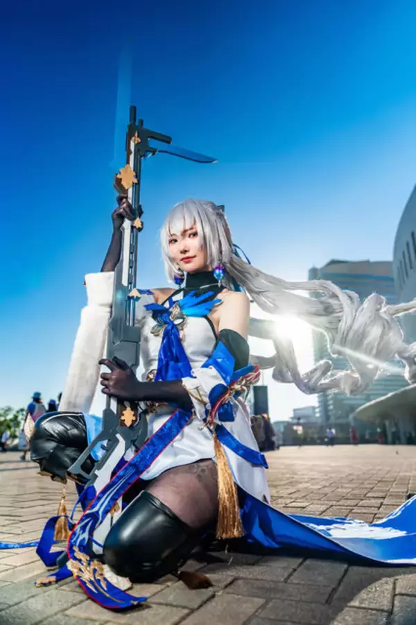 「【コスプレ】『崩壊：スターレイル』ブローニャが狙い撃ち！優雅な立ち姿が絵になる美女レイヤー【写真6枚】」の画像