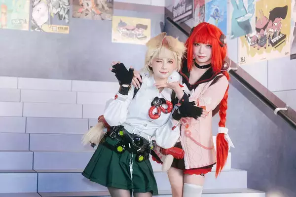 「【コスプレ】吸い込まれそうな瞳が美しすぎるミニスカ制服美女！『ゼンゼロ』柚葉が美脚×絶対領域で魅了する【台北ゲームショウ2026】」の画像