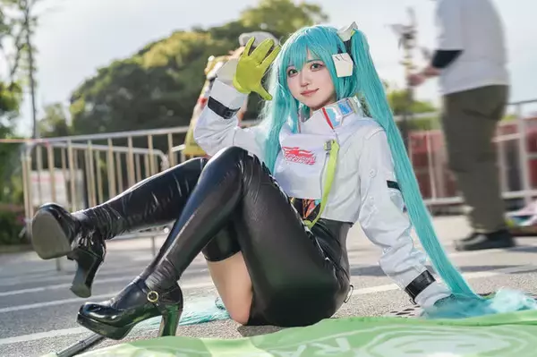 【コスプレ】ミクにリリエル、エミリアにトワ様が「ニコニコ超会議2025」に勢揃い！天使な美女レイヤー9選【写真42枚】