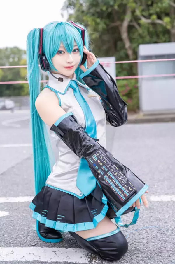 「【コスプレ】ミクにリリエル、エミリアにトワ様が「ニコニコ超会議2025」に勢揃い！天使な美女レイヤー9選【写真42枚】」の画像