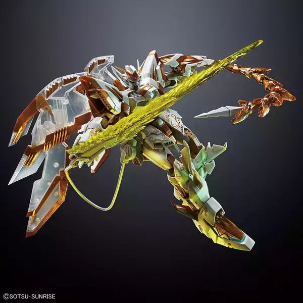 「「MG 1/100 ガンダムエピオンEW」が元の機体イメージから一転！ソリッド、クリア、メタリックのカラーリング演出で高級感溢れる仕上がりに」の画像