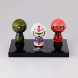 「ガンダムやシャア専用ザクたちが可愛いこけしに！プレバン限定3体セットには専用の台座が付属」の画像11