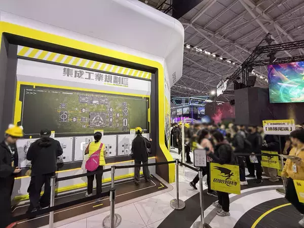 「【コスプレ】重厚感ある衣装・造形でスタイルの良さが際立ちまくり！『アークナイツ：エンドフィールド』台湾美女レイヤーが躍動する【写真27枚】」の画像