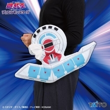 ティッシュをドロー！？「遊戯王」腕に装着可能な「デュエルディスク」ぬいぐるみ&「エクゾディア」フィギュアがプライズ展開