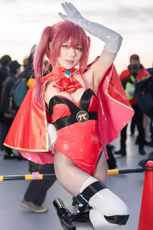 「【コスプレ】「星街すいせい」から「物語シリーズ」まで、Vもアニメも人気キャラ勢揃い！2024年冬コミケの美女レイヤーをプレイバック」の画像