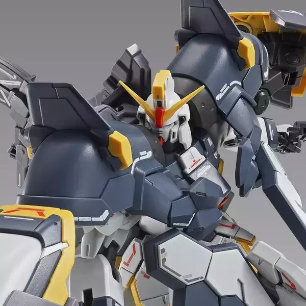 「「ガンダムサンドロックEW」がアーマディロリザード装備でMGガンプラ化！ミサイルポッドはハッチが可動し、弾頭も成形色で再現」の画像