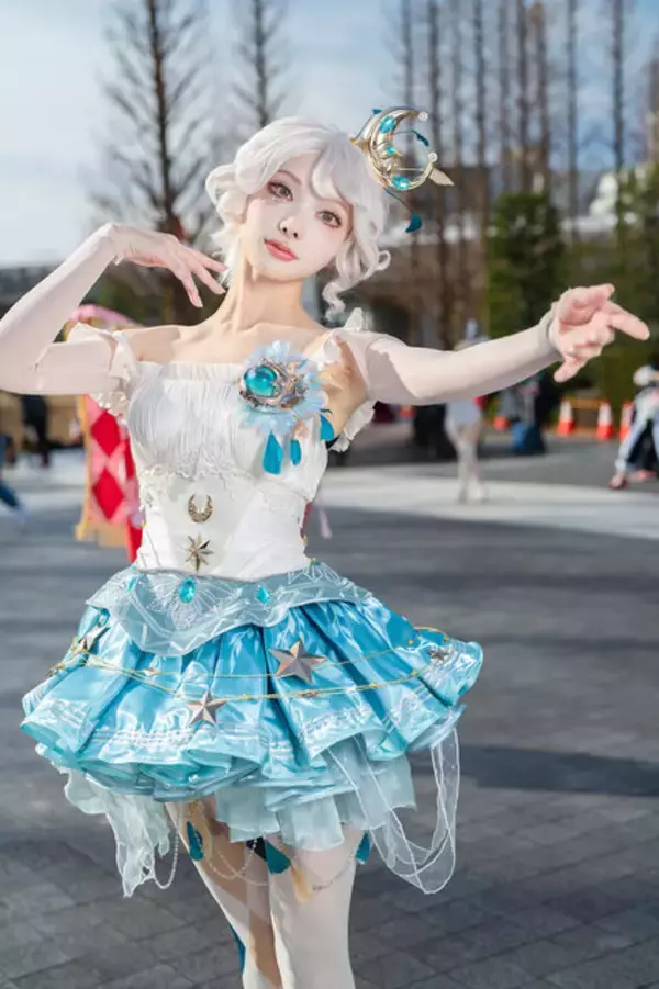 「【コスプレ】バレリーナのような優美なポージングで見る者を惹きつける！美脚が素晴らしい『第五人格』踊り子の美女レイヤー【写真9枚】」の画像