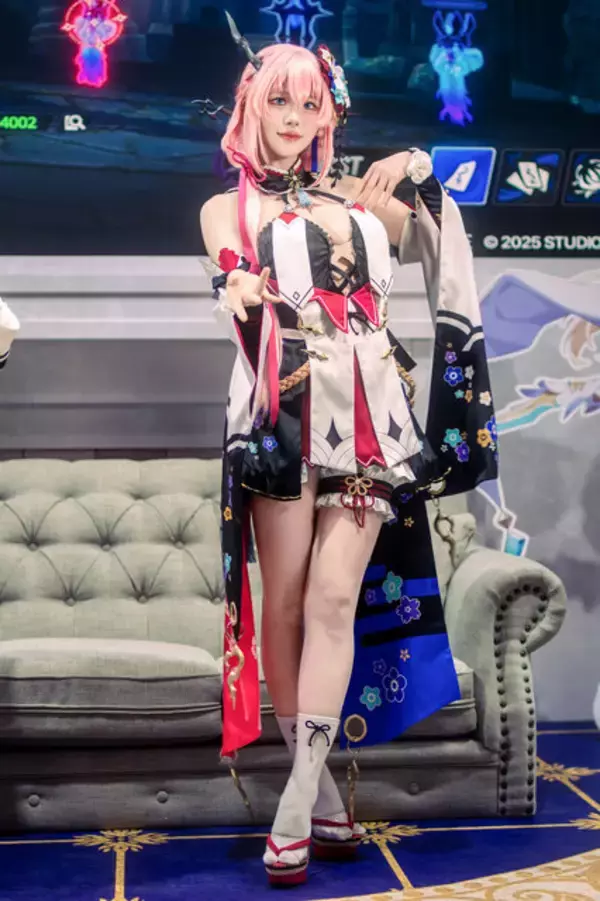 「【コスプレ】キャラ再現度高さに笑顔とパフォーマンスで会場を魅了！『スターセイヴァー』韓国美女レイヤーが素晴らしかった【写真26枚】」の画像