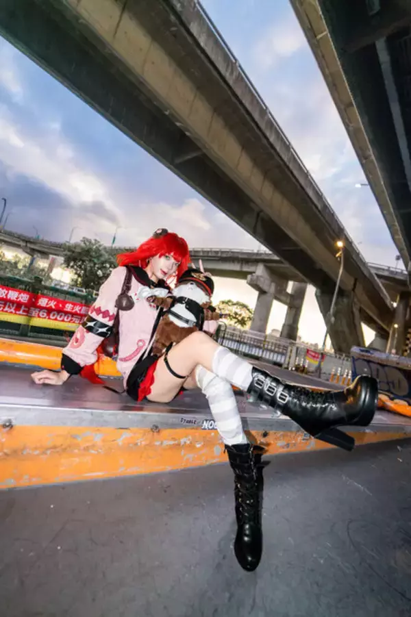 「【特集】超広角で見るコスプレの世界がインパクト抜群！バストアップだけじゃない、躍動感と世界観を伝える手法を作例ありで紹介【写真13枚】」の画像