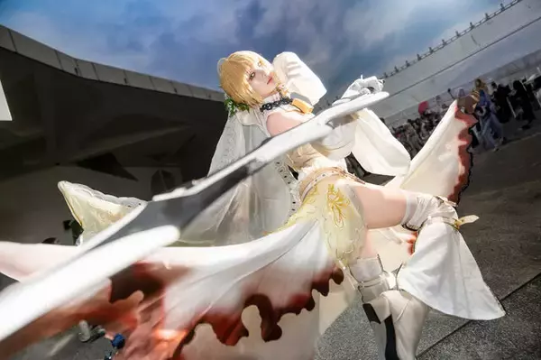 「【特集】超広角で見るコスプレの世界がインパクト抜群！バストアップだけじゃない、躍動感と世界観を伝える手法を作例ありで紹介【写真13枚】」の画像