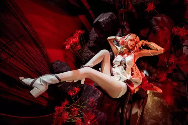 「【特集】超広角で見るコスプレの世界がインパクト抜群！バストアップだけじゃない、躍動感と世界観を伝える手法を作例ありで紹介【写真13枚】」の画像