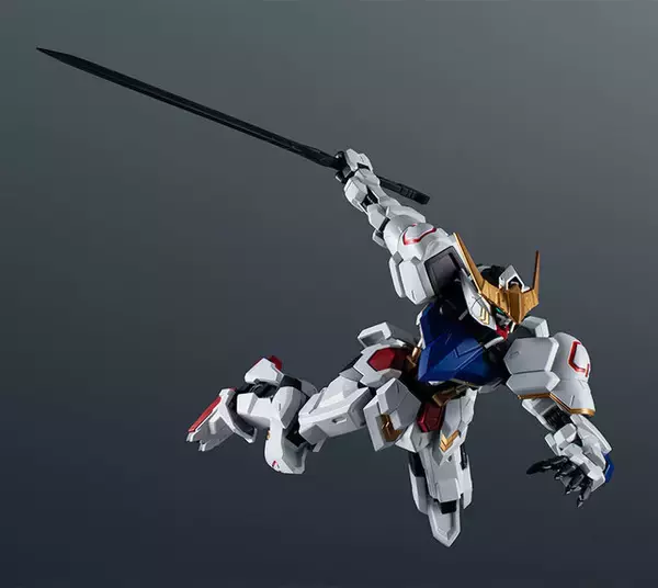 「ゴッドガンダム、バルバトスらが躍動感あるポーズで決まる！アクションフィギュア「GUNDAM UNIVERSE」から“新フレーム搭載”の3機が予約受付開始」の画像