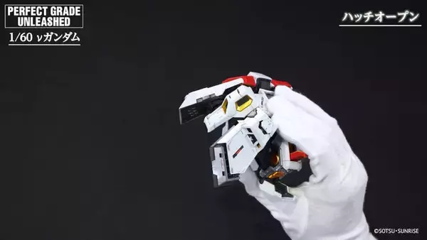 「究極のガンプラ「PG UNLEASHED 1/60 νガンダム」紹介動画公開！各部のハッチオープン、フィン・ファンネルの連結など隅々に迫る」の画像