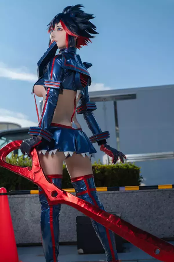 「【コスプレ】美しいボディラインにドキドキ！？「キルラキル」神衣鮮血を纏った美女レイヤーが秀逸なポージングで魅せる【写真8枚】」の画像