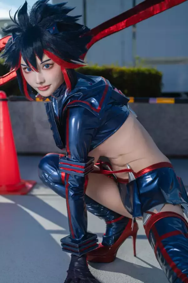 「【コスプレ】美しいボディラインにドキドキ！？「キルラキル」神衣鮮血を纏った美女レイヤーが秀逸なポージングで魅せる【写真8枚】」の画像