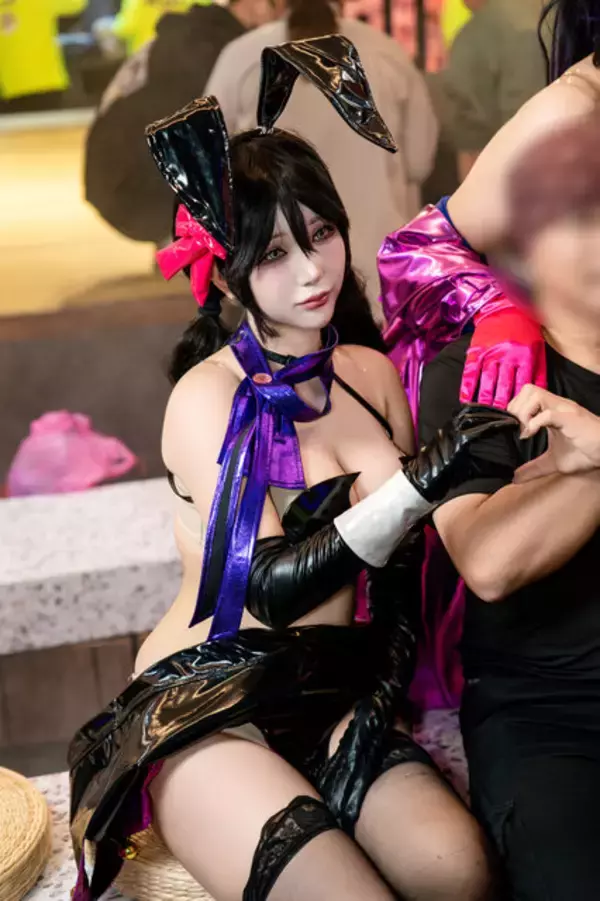 「【コスプレ】韓国美女による黒バニーガールが、異次元の美ボディ！まるで等身大フィギュアな再現度【写真10枚】」の画像