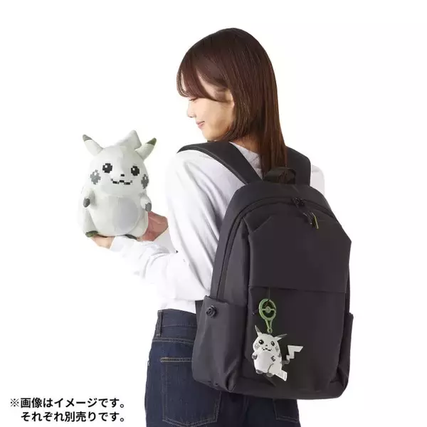 「『ポケモン』即完売した「はじまりのピカチュウ」ぬいぐるみ/マスコットが受注販売！ゲームからとびだしたようなドットデザイン」の画像