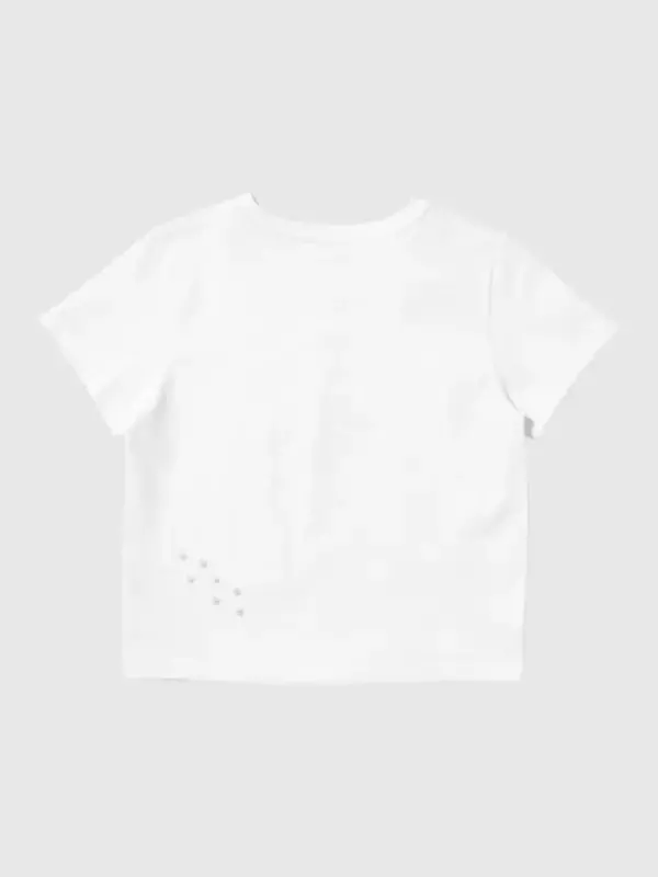 「ユニクロから「mofusand」の新作UTが6月中旬発売！にゃんこたちが、アウトドアを楽しむ姿がキュートな全4種類」の画像