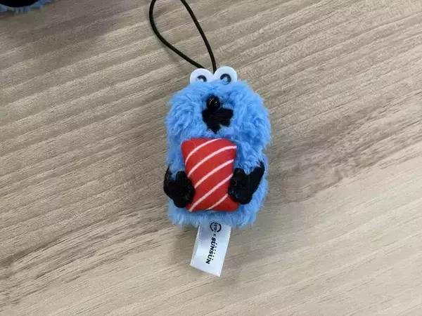 「スシローに「パペットスンスン」がやって来た！編集部が実際に購入したグッズをご紹介【実物レポ】」の画像