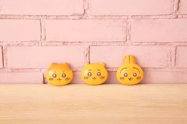 「「ちいかわベーカリー ポップアップショップ」が原宿にオープン！パン屋さん衣装のキャラグッズなどを展開」の画像