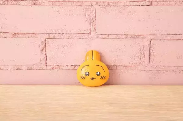 「「ちいかわベーカリー ポップアップショップ」が原宿にオープン！パン屋さん衣装のキャラグッズなどを展開」の画像