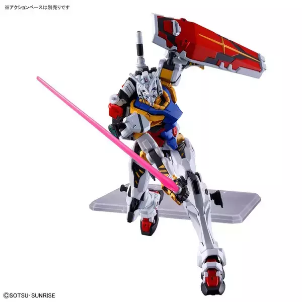 「新作ガンプラ「HG 白いガンダム」の商品画像が一挙公開！“赤い方”と一部異なるデザインや、新規造形のハイパー・バズーカに注目」の画像