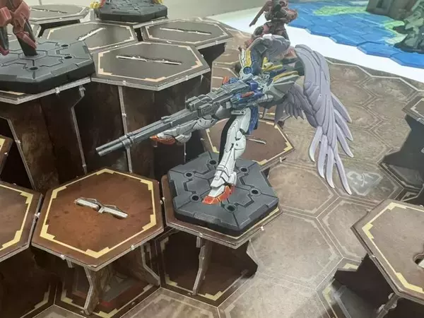 「『ガンダムアッセンブル』プレイレポ＆気になる要素を開発担当にインタビュー！ ガンダムならではのリッチさと「遊ぶ場所と遊ぶ相手をマッチングしてくれる」という強み」の画像